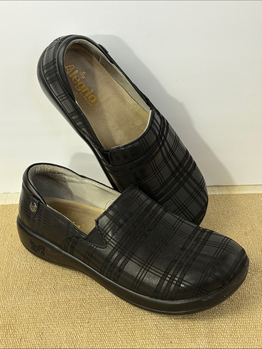 Alegria Keli Plaid To Meet You Women’s Orthopedic Black Plaid Slip-On Loafers 9